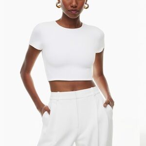 NWOT babaton aritzia contour cropped t-shirt white size medium